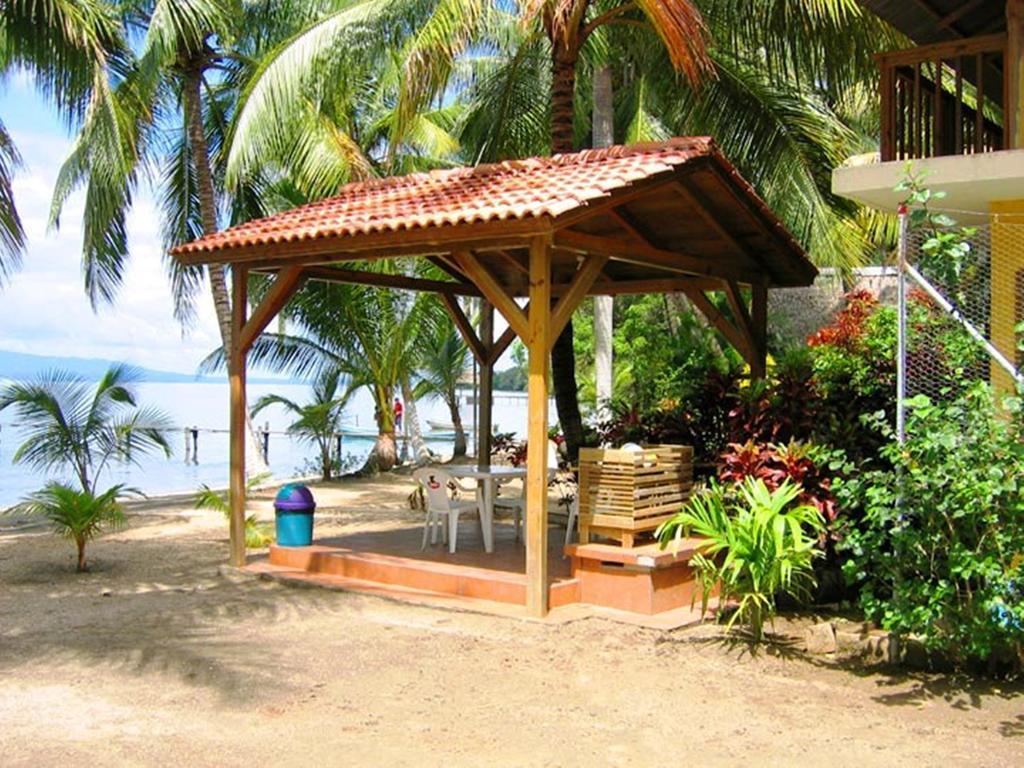 Denny'S Beach Resort Hotel Mariscos Exterior foto