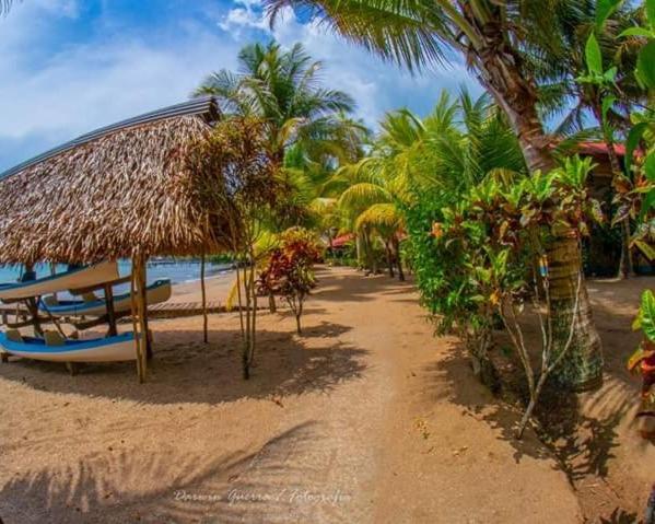Denny'S Beach Resort Hotel Mariscos Exterior foto