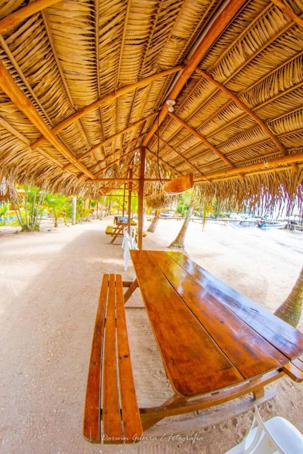Denny'S Beach Resort Hotel Mariscos Exterior foto